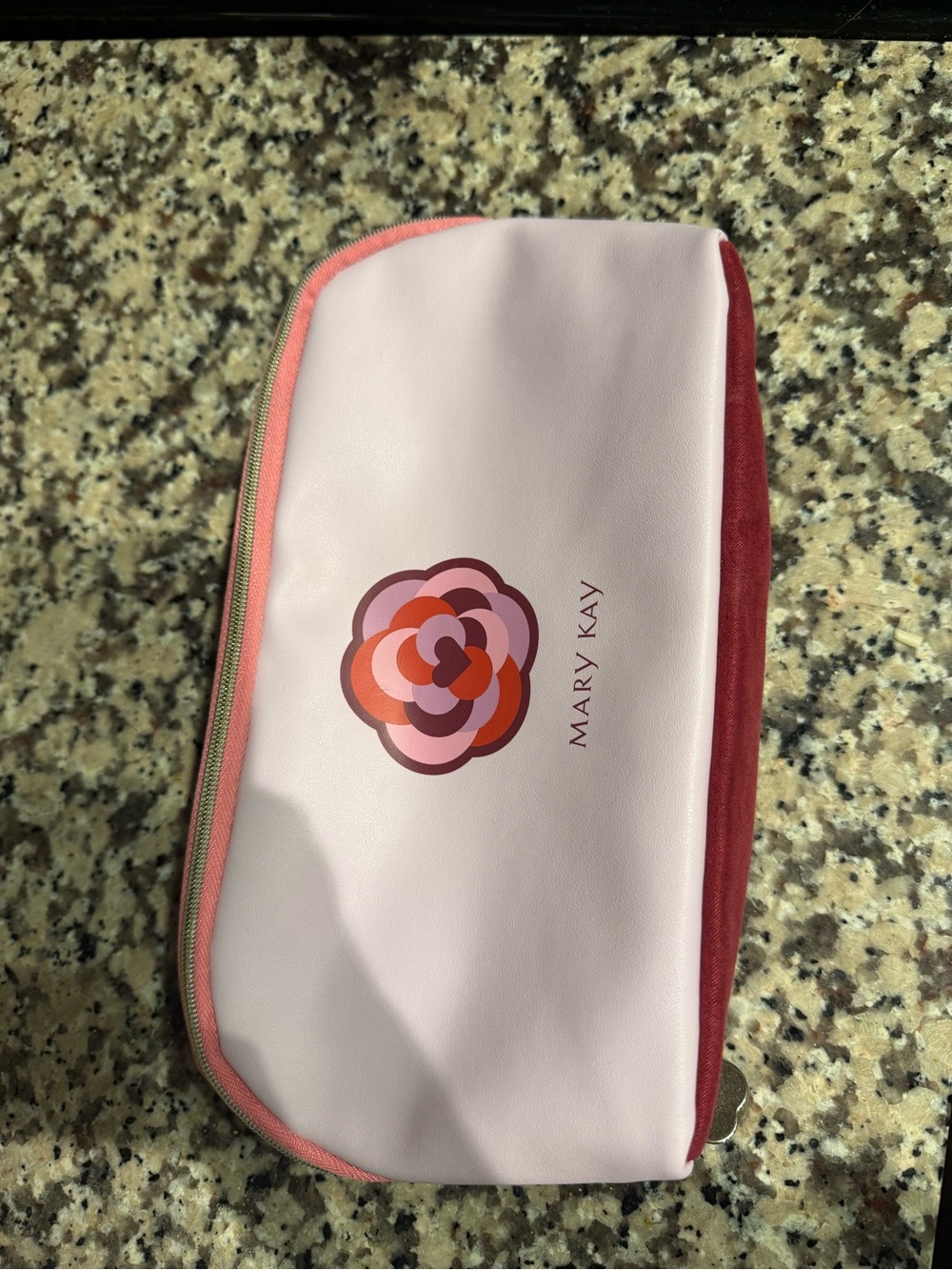 Mary Kay Pink Cosmetic Pouch (HOLIDAY BAG)